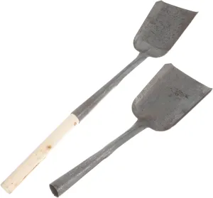 2pcs Big Scooper for Garden Ash Shovel Multi-Function Iron Shovel Wood Handle for Soil Scooping