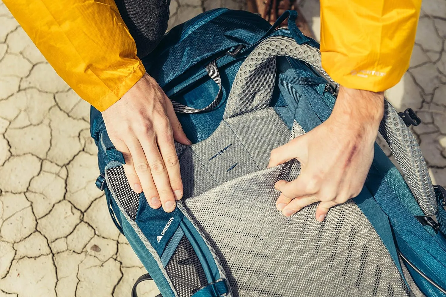 Gregory Paragon 58L Unisex Lightweight Backpacking Pack, Breathable Backpanel, Raincover Included, Water Bladder Sleeve (Reservoir not Included), Small/Medium, Ferrous Orange