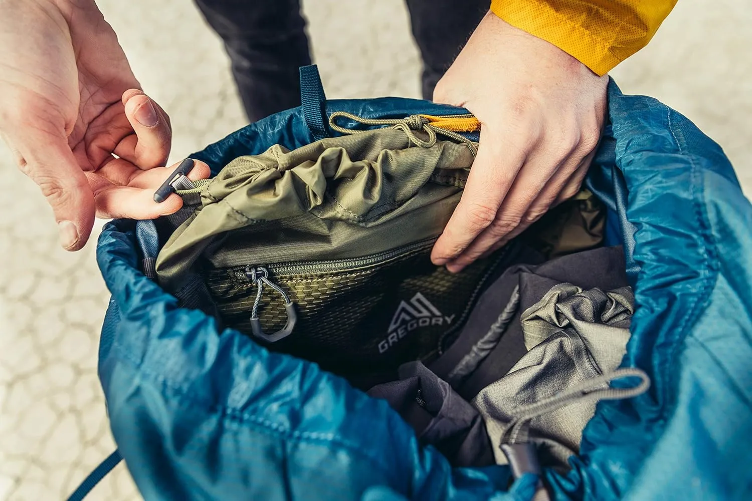 Gregory Paragon 58L Unisex Lightweight Backpacking Pack, Breathable Backpanel, Raincover Included, Water Bladder Sleeve (Reservoir not Included), Small/Medium, Ferrous Orange