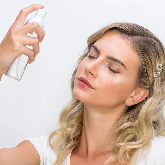 Kara Essentials Long-Lasting Setting Spray