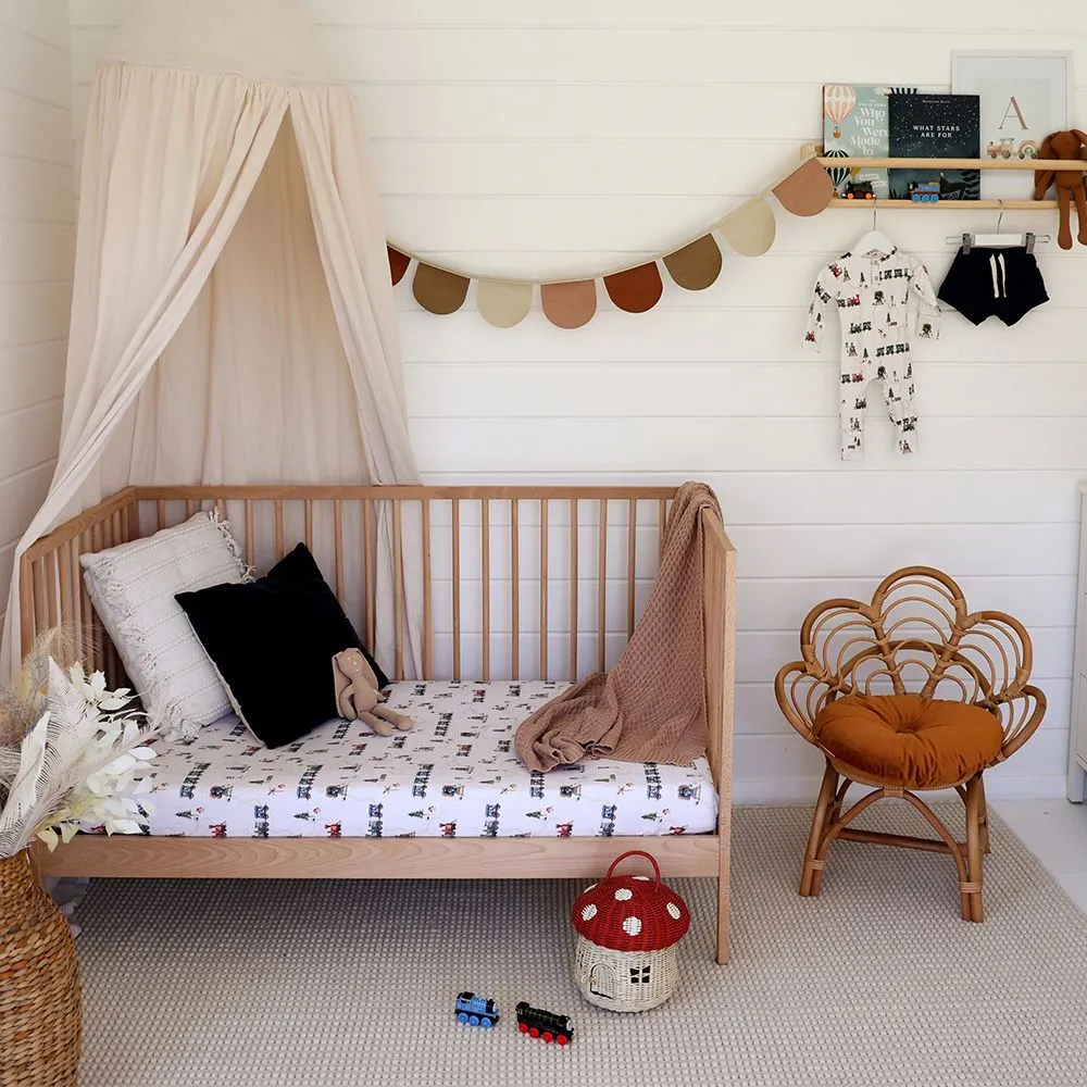 SNUGGLE HUNNY TRAINS ORGANIC FITTED COT SHEET