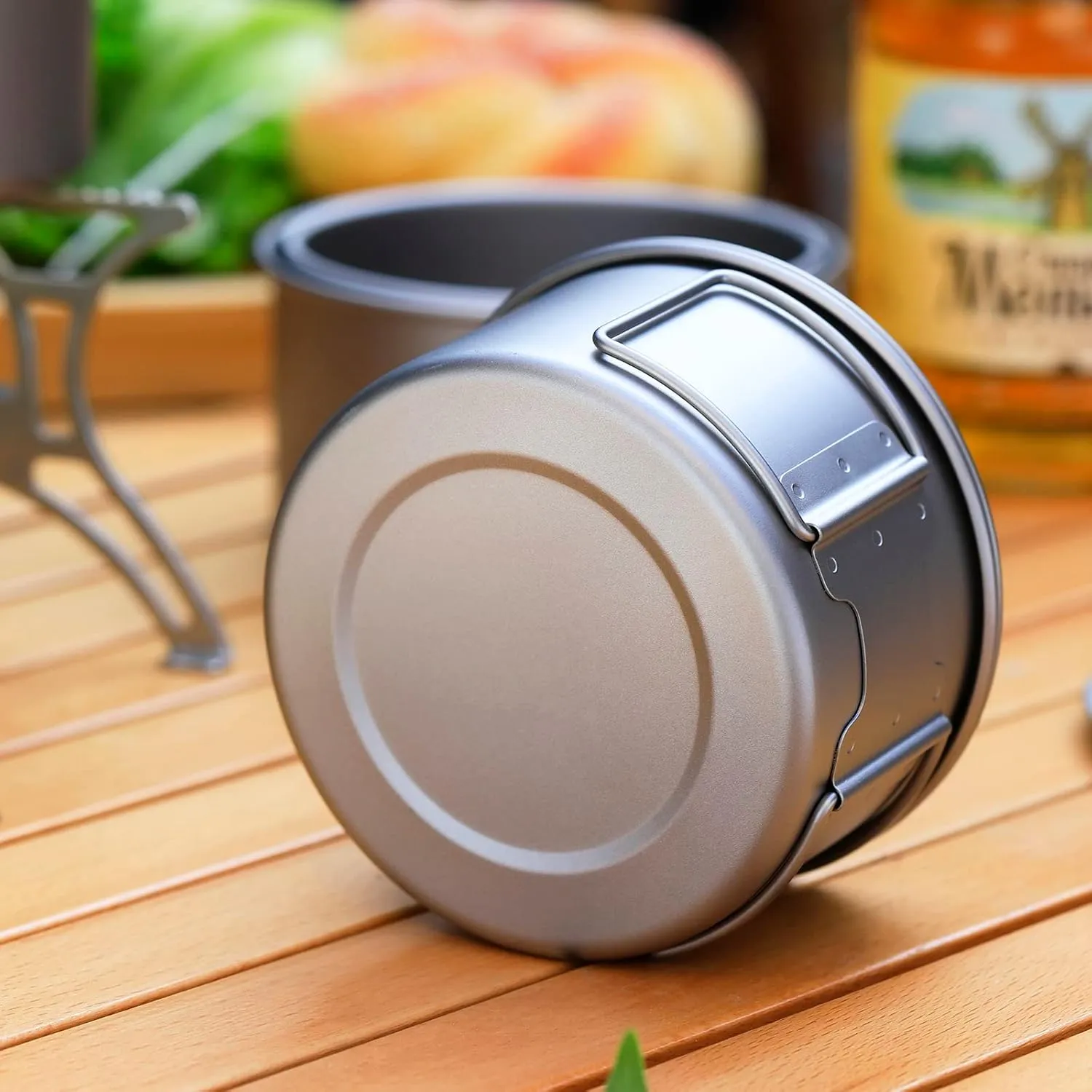 Titanium Bowl Pot with Foldable Handle, Single-Wall Titanium Cooking Tableware Bowl with Folding Handle for Outdoor Camping Hiking Picnic (600ML with Lid)